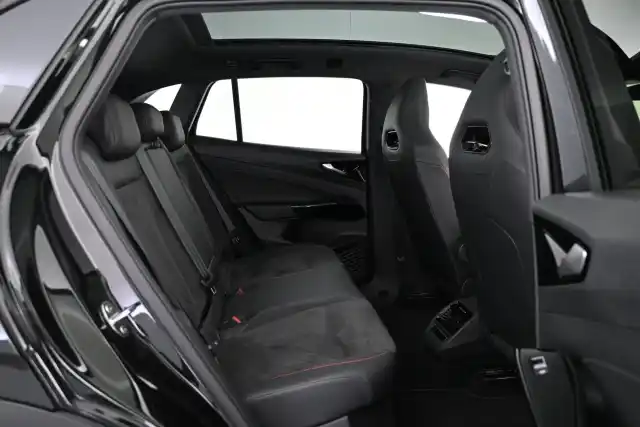 Musta Maastoauto, Volkswagen ID.4 – VAR-71035