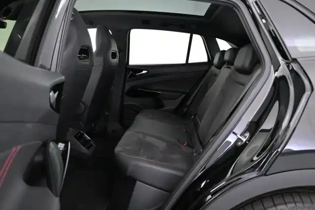 Musta Maastoauto, Volkswagen ID.4 – VAR-71035