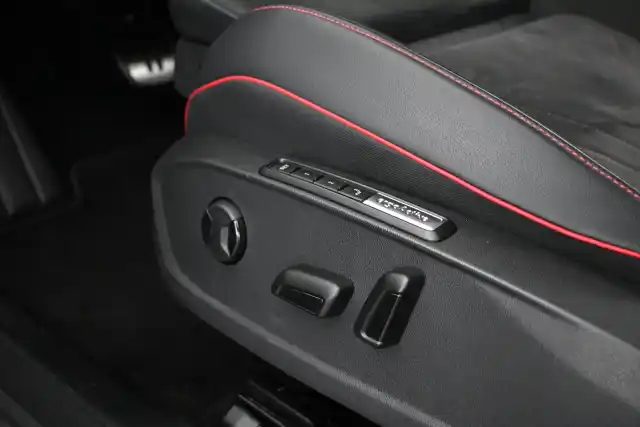 Musta Maastoauto, Volkswagen ID.4 – VAR-71035