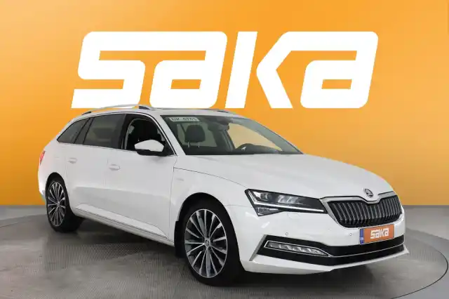 Valkoinen Farmari, Skoda Superb – VAR-71193