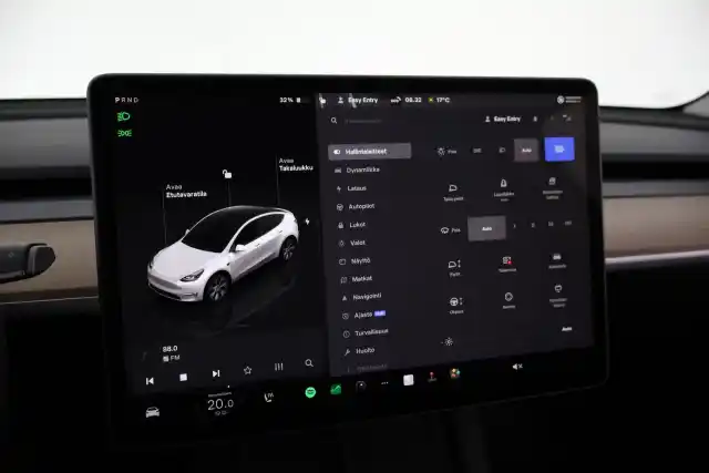 Valkoinen Maastoauto, Tesla Model Y – VAR-71227