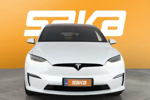 Valkoinen Maastoauto, Tesla Model X – VAR-71707