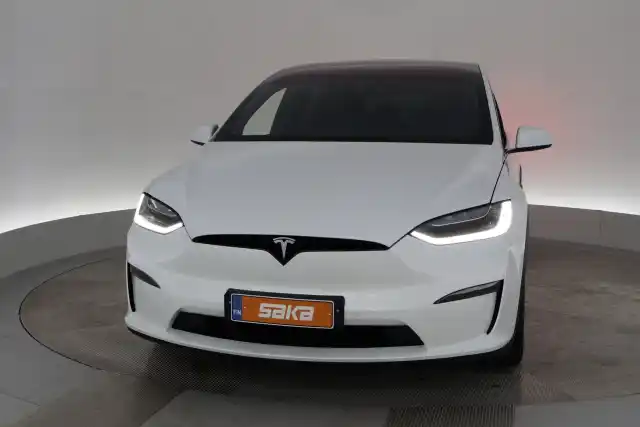 Valkoinen Maastoauto, Tesla Model X – VAR-71707