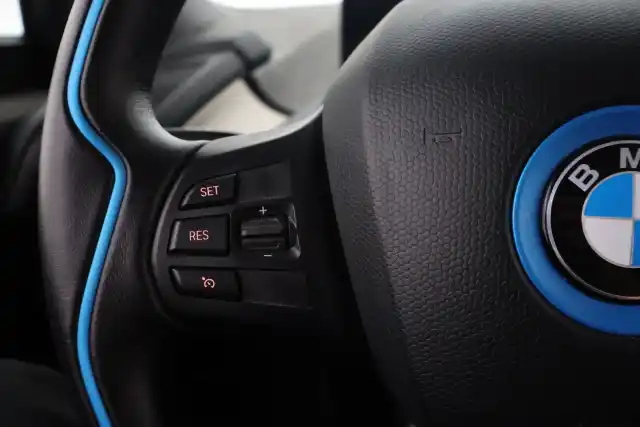 Valkoinen Viistoperä, BMW I3S – VAR-71817