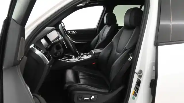 Valkoinen Maastoauto, BMW X5 – VAR-72017