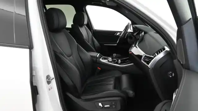 Valkoinen Maastoauto, BMW X5 – VAR-72017