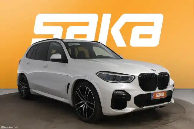 Valkoinen Maastoauto, BMW X5 – VAR-72017