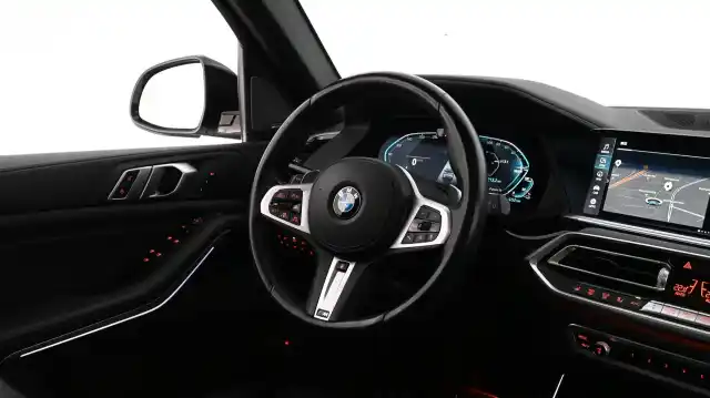 Valkoinen Maastoauto, BMW X5 – VAR-72017