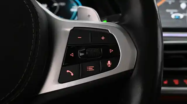 Valkoinen Maastoauto, BMW X5 – VAR-72017