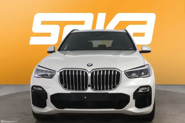 Valkoinen Maastoauto, BMW X5 – VAR-72017