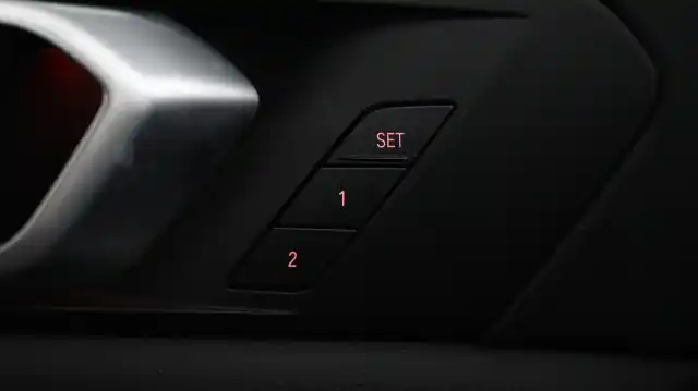 Valkoinen Maastoauto, BMW X5 – VAR-72017