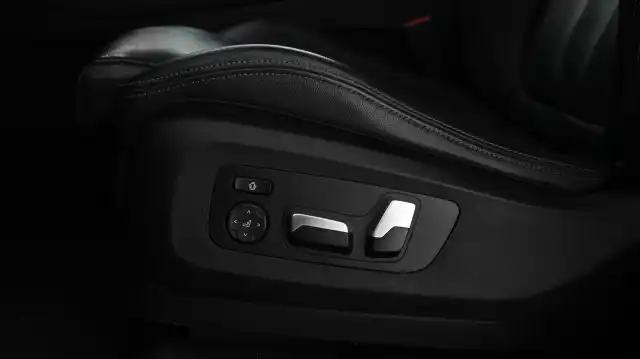 Valkoinen Maastoauto, BMW X5 – VAR-72017