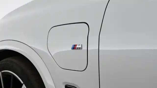 Valkoinen Maastoauto, BMW X5 – VAR-72017