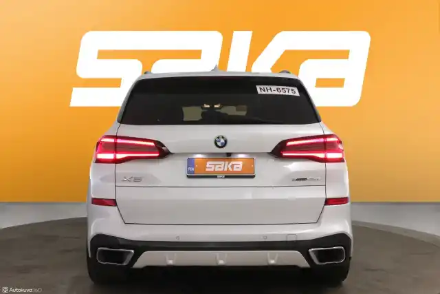 Valkoinen Maastoauto, BMW X5 – VAR-72017