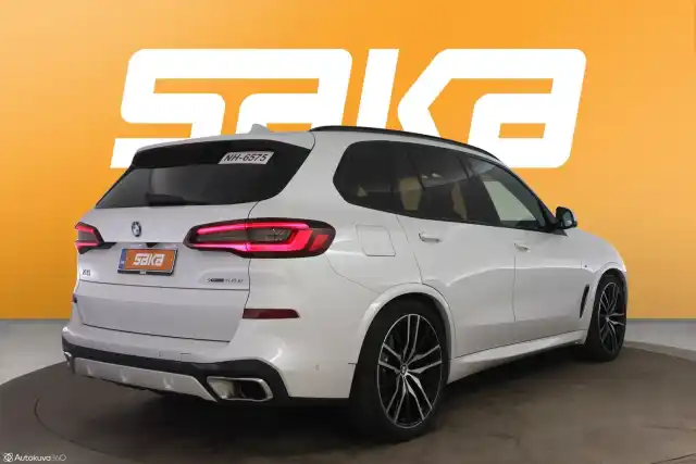 Valkoinen Maastoauto, BMW X5 – VAR-72017