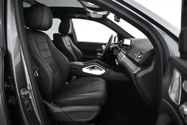 Harmaa Maastoauto, Mercedes-Benz GLE – VAR-72029