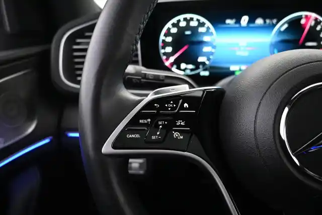 Harmaa Maastoauto, Mercedes-Benz GLE – VAR-72029