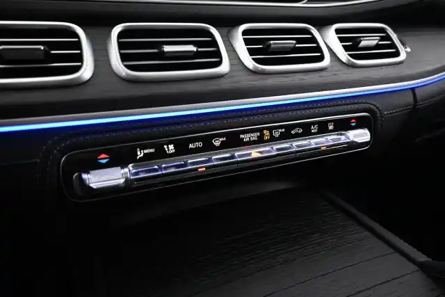 Harmaa Maastoauto, Mercedes-Benz GLE – VAR-72029