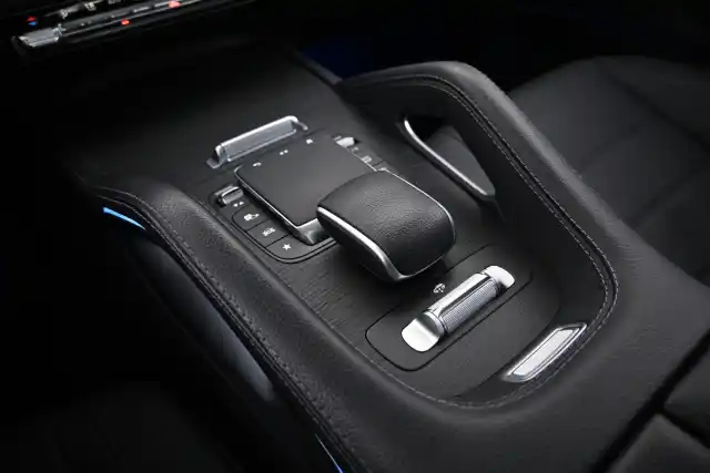 Harmaa Maastoauto, Mercedes-Benz GLE – VAR-72029