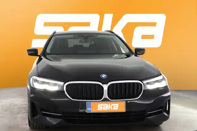 Musta Farmari, BMW 530 – VAR-72149