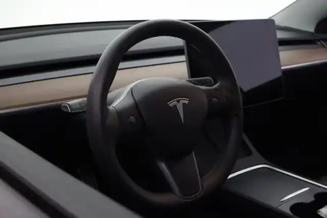  Sedan, Tesla Model 3 – VAR-72739