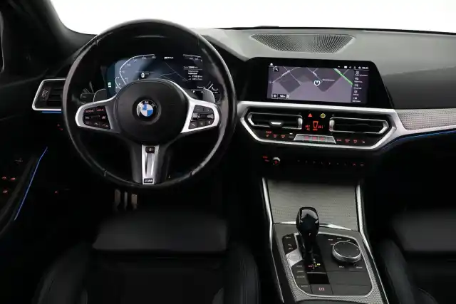 Musta Farmari, BMW 330 – VAR-73147