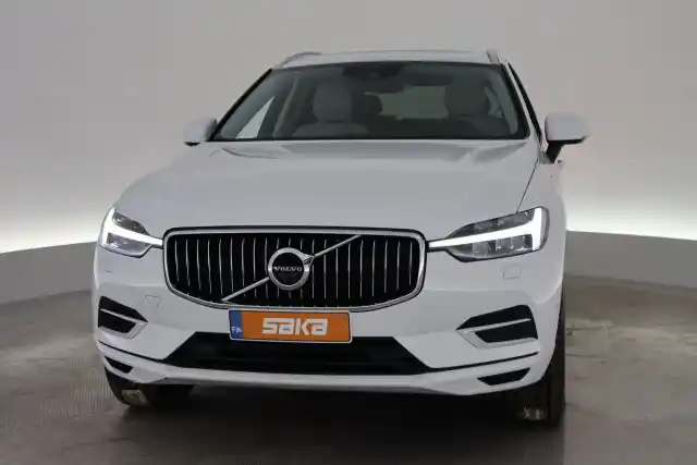 Valkoinen Maastoauto, Volvo XC60 – VAR-73188