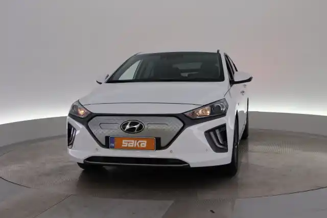 Valkoinen Sedan, Hyundai IONIQ electric – VAR-73297