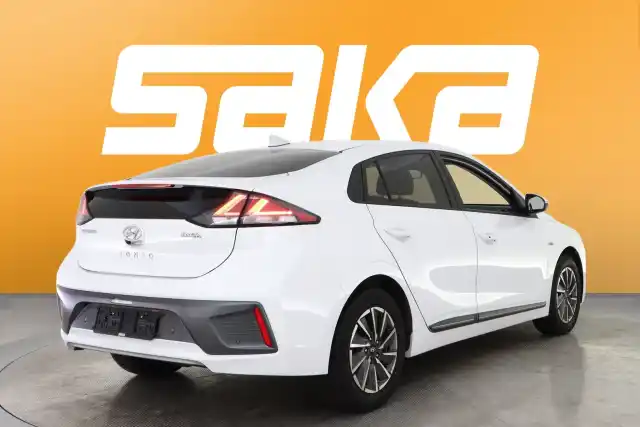 Valkoinen Sedan, Hyundai IONIQ electric – VAR-73297