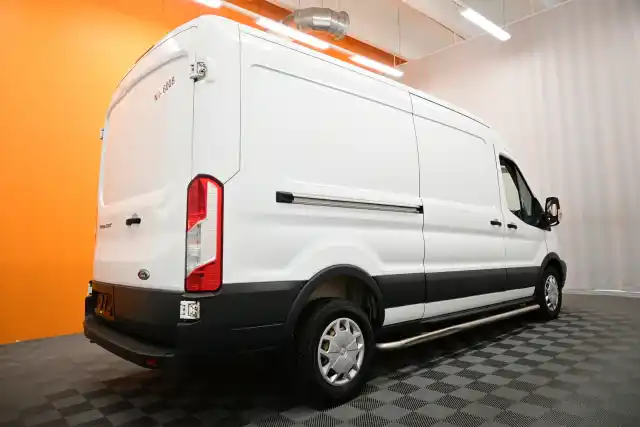 Valkoinen Pakettiauto, Ford Transit – VAR-73331