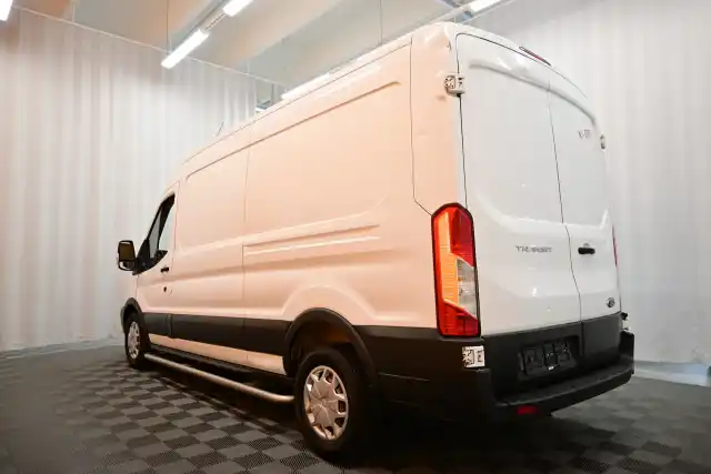 Valkoinen Pakettiauto, Ford Transit – VAR-73331