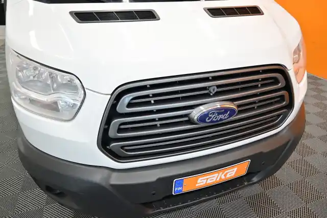 Valkoinen Pakettiauto, Ford Transit – VAR-73331