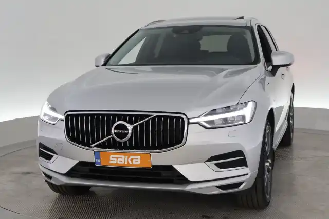 Harmaa Maastoauto, Volvo XC60 – VAR-73514