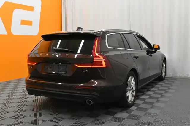 Ruskea Farmari, Volvo V60 – VAR-73556