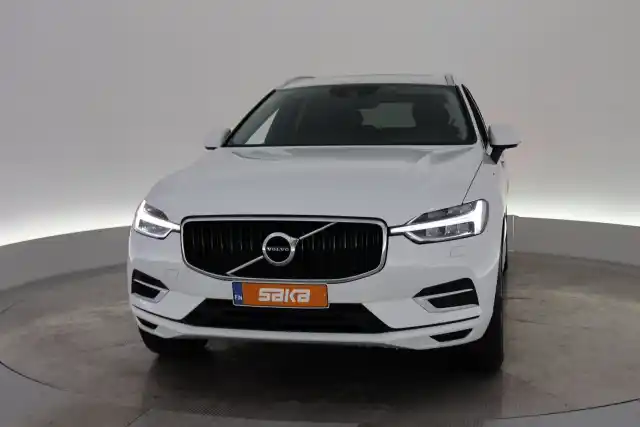 Valkoinen Maastoauto, Volvo XC60 – VAR-73582