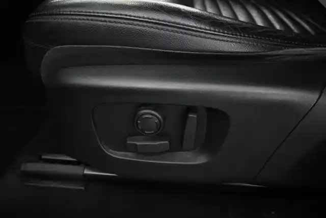 Harmaa Maastoauto, Land Rover Discovery Sport – VAR-74117