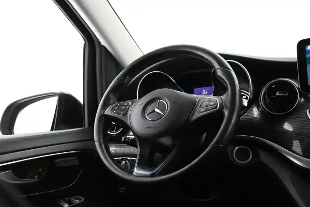 Musta Tila-auto, Mercedes-Benz EQV – VAR-74128