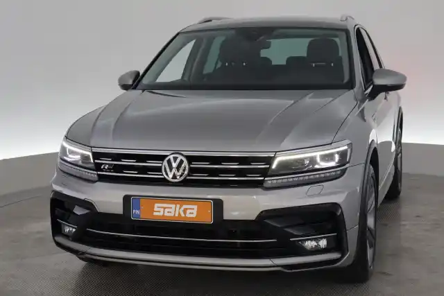 Harmaa Maastoauto, Volkswagen Tiguan – VAR-74152