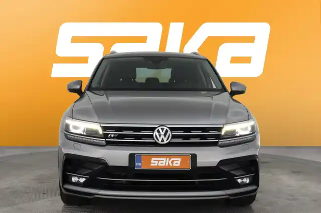 Harmaa Maastoauto, Volkswagen Tiguan – VAR-74152