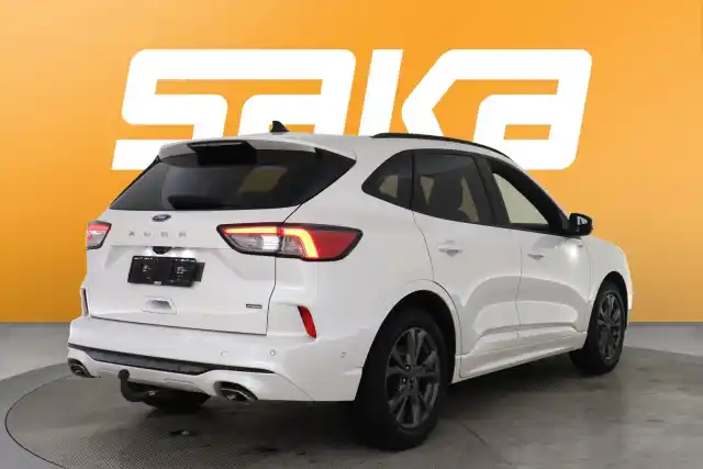 Valkoinen Maastoauto, Ford Kuga – VAR-74518