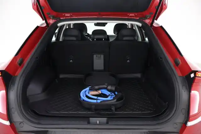 Punainen Maastoauto, Kia EV6 – VAR-74781