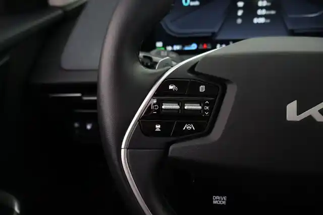 Punainen Maastoauto, Kia EV6 – VAR-74781