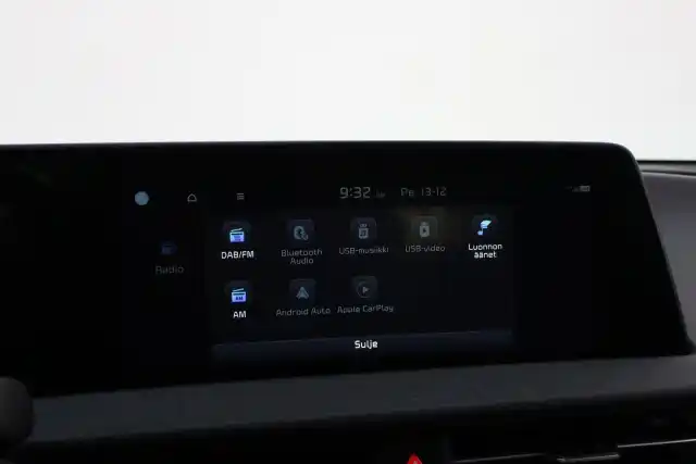 Punainen Maastoauto, Kia EV6 – VAR-74781