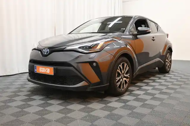 Musta Maastoauto, Toyota C-HR – VAR-75132