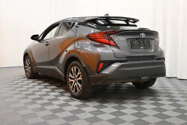 Musta Maastoauto, Toyota C-HR – VAR-75132