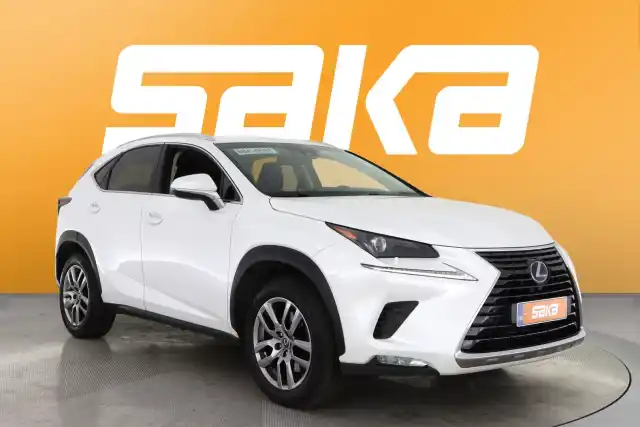 Valkoinen Maastoauto, Lexus NX – VAR-75267