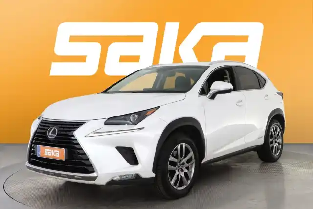 Valkoinen Maastoauto, Lexus NX – VAR-75267