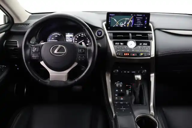 Valkoinen Maastoauto, Lexus NX – VAR-75267