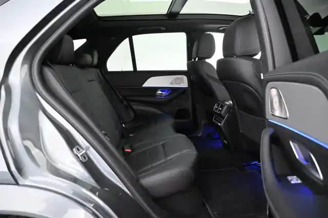 Harmaa Maastoauto, Mercedes-Benz GLE – VAR-75509
