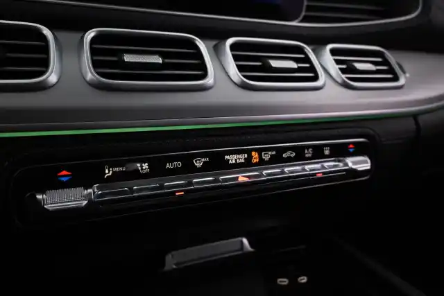Harmaa Maastoauto, Mercedes-Benz GLE – VAR-75509